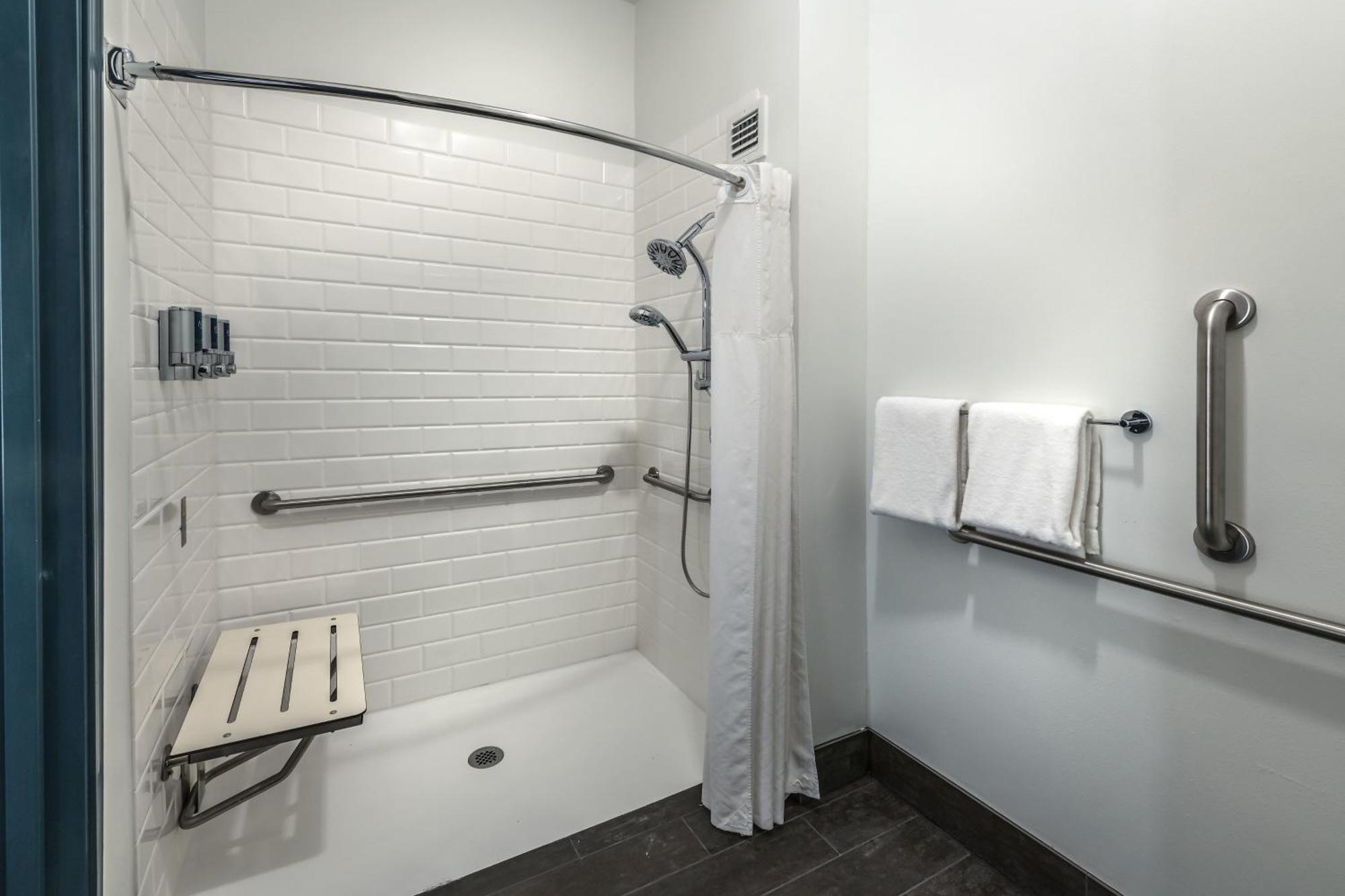 Four Points By Sheraton Anchorage Downtown Extérieur photo